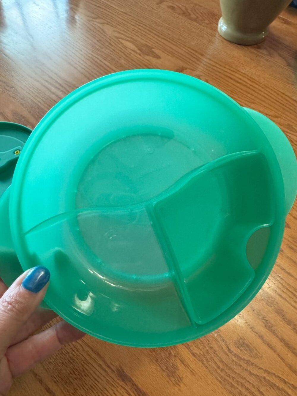 Tupperware Crystalwave Microwaveable Container - Picture 3 of 3